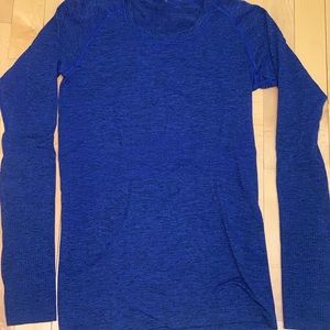 Long sleeve Lululemon shirt